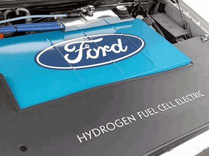 2006 Ford Explorer Limited hydrogen fuel cell 4