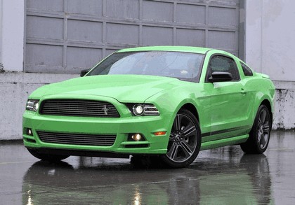 2012 Ford Mustang V6 21