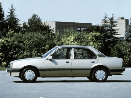 1983 Opel Ascona ( C1 ) CD 4-door 7