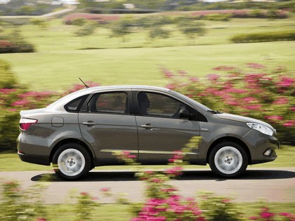 2012 Fiat Grand Siena Essence 11