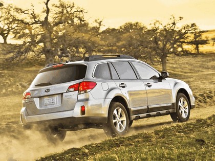 2012 Subaru Outback 2.5i - USA version 19