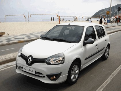 2012 Renault Clio Mercosur 12