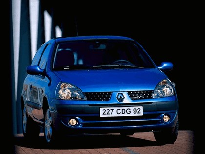 2001 Renault Clio 3-door 1