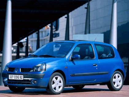 2001 Renault Clio 3-door 6