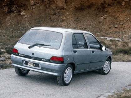 1990 Renault Clio 5-door 2