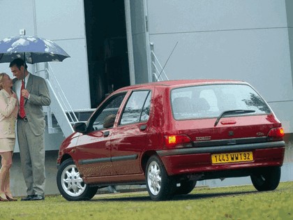 1990 Renault Clio 5-door 3