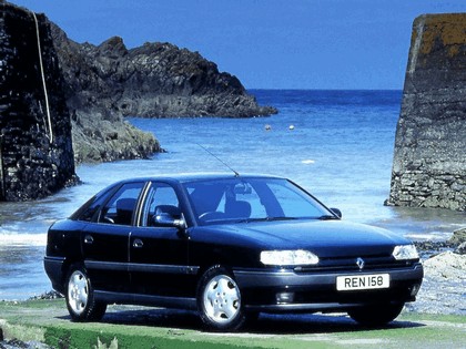 1992 Renault Safrane - UK version 1