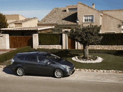 2012 Toyota Prius+ 11