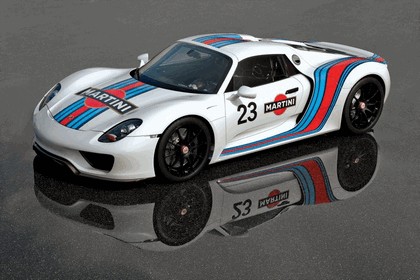 2012 Porsche 918 Spyder prototype in Martini Racing design 1