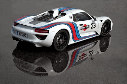 2012 Porsche 918 Spyder prototype in Martini Racing design 2