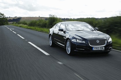 2012 Jaguar XJ - UK version 26