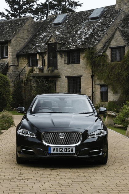 2012 Jaguar XJ - UK version 72