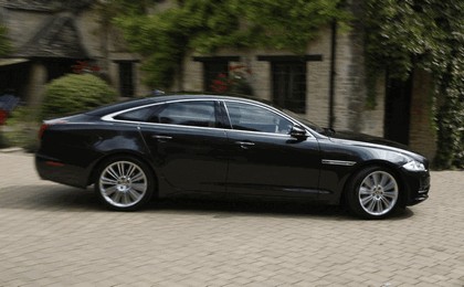 2012 Jaguar XJ - UK version 91