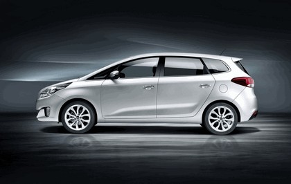 2012 Kia Carens 2