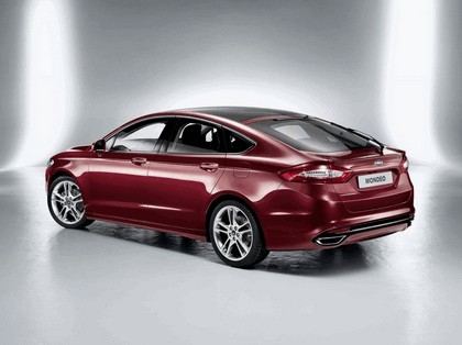 2013 Ford Mondeo hatchback 3