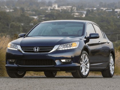 2013 Honda Accord Touring V6 sedan 1