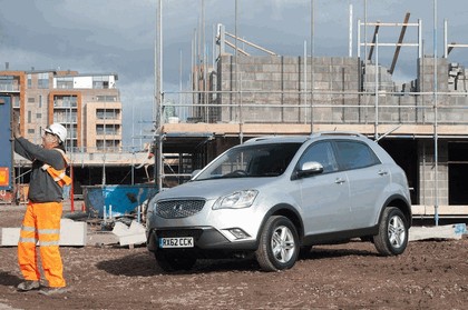 2012 SsangYong Korando CSX commercial - UK version 7