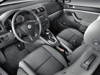 2006 Volkswagen Golf Rabbit 3-door 8