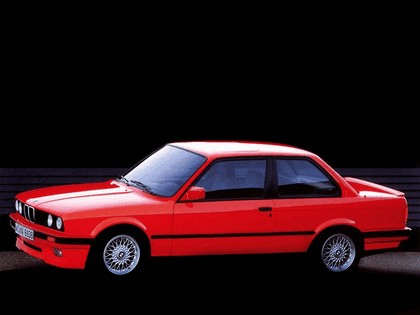 1982 BMW 320i ( E30 ) coupé 2