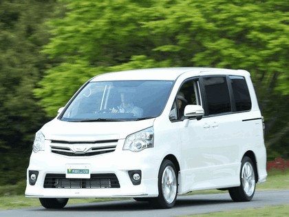 2010 Toyota Noah by Modellista 1