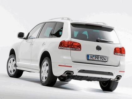 2006 Volkswagen Touareg in candy white 2