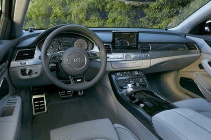 2013 Audi S8 4.0 TFSI - USA version 39