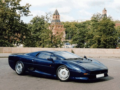 1989 Jaguar XJ220 11