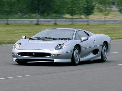 1989 Jaguar XJ220 32