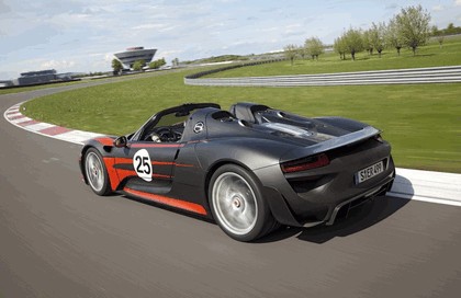 2013 Porsche 918 Spyder prototype 3