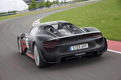 2013 Porsche 918 Spyder prototype 4