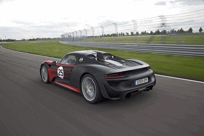2013 Porsche 918 Spyder prototype 8