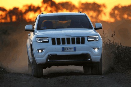 2013 Jeep Grand Cherokee Overland - Europe version 9