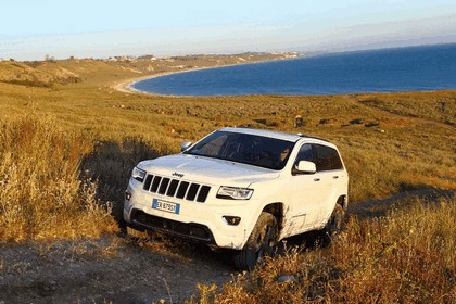 2013 Jeep Grand Cherokee Overland - Europe version 10