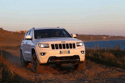 2013 Jeep Grand Cherokee Overland - Europe version 13