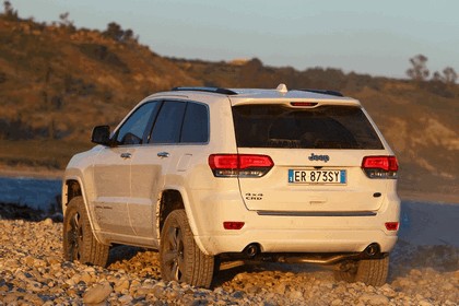 2013 Jeep Grand Cherokee Overland - Europe version 15