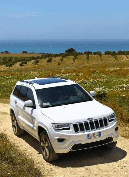 2013 Jeep Grand Cherokee Overland - Europe version 19