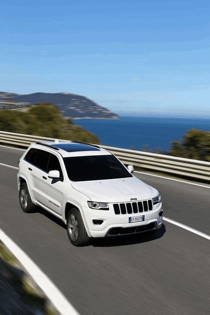 2013 Jeep Grand Cherokee Overland - Europe version 27