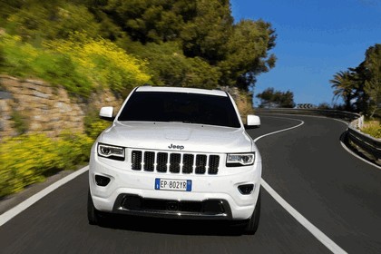 2013 Jeep Grand Cherokee Overland - Europe version 28