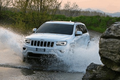 2013 Jeep Grand Cherokee Overland - Europe version 31