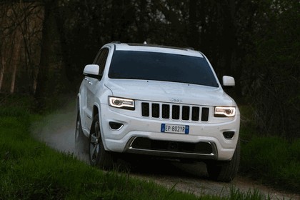 2013 Jeep Grand Cherokee Overland - Europe version 32