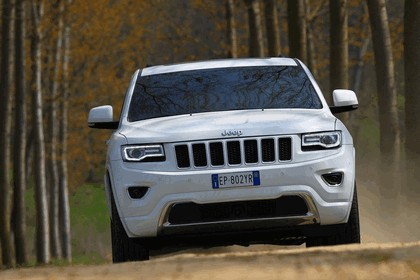 2013 Jeep Grand Cherokee Overland - Europe version 36