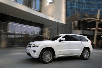 2013 Jeep Grand Cherokee Overland - Europe version 43