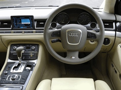2005 Audi S8 ( D3 ) - UK version 6