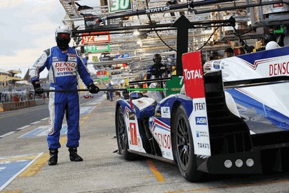 2013 Toyota TS030 Hybrid - Le Mans 24 Hours qualifying 12