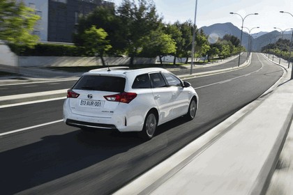 2013 Toyota Hybrid Touring Sports 10