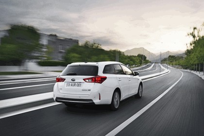 2013 Toyota Hybrid Touring Sports 12