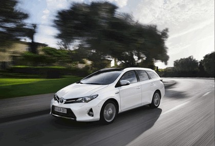 2013 Toyota Hybrid Touring Sports 15