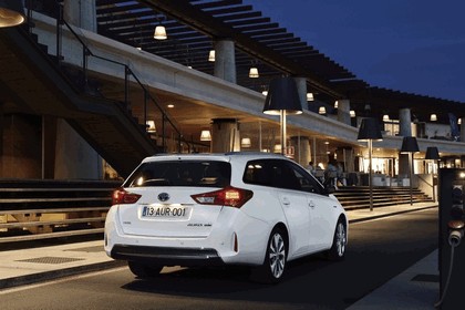 2013 Toyota Hybrid Touring Sports 24