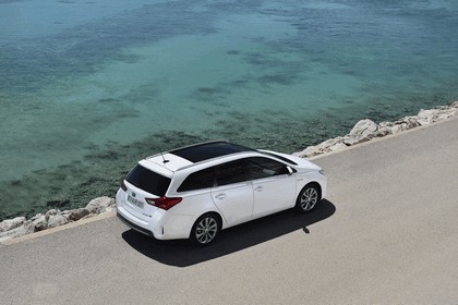 2013 Toyota Hybrid Touring Sports 33