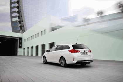 2013 Toyota Hybrid Touring Sports 36